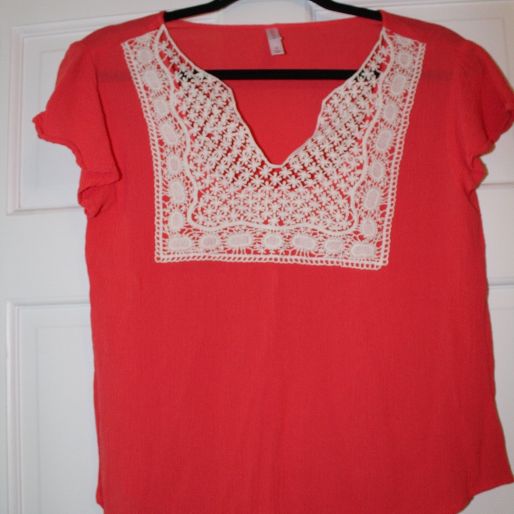 ribbed pink top with cream details
